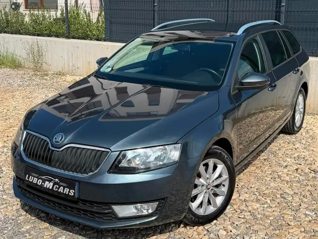 Skoda Octavia, тъмно сив, 2015 г. – снимка от автокъщата