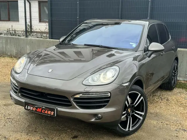 Porsche Cayenne, кафяв, 2013 г. – снимка от автокъщата
