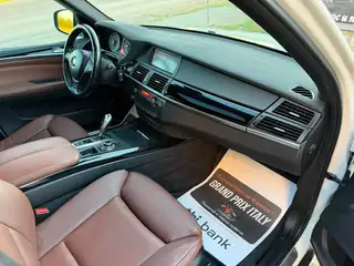 BMW X5 2012 г., бял – снимка 13