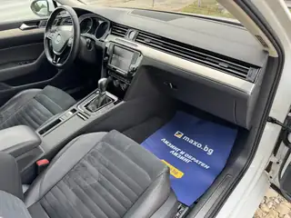 VW Passat 2016 г., бял – снимка 11